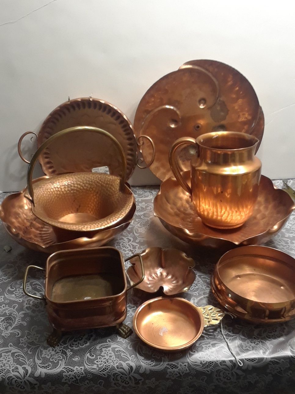 Lot of copper decorative pieces