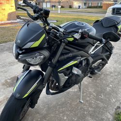 2021 Triumph Street Triple RS