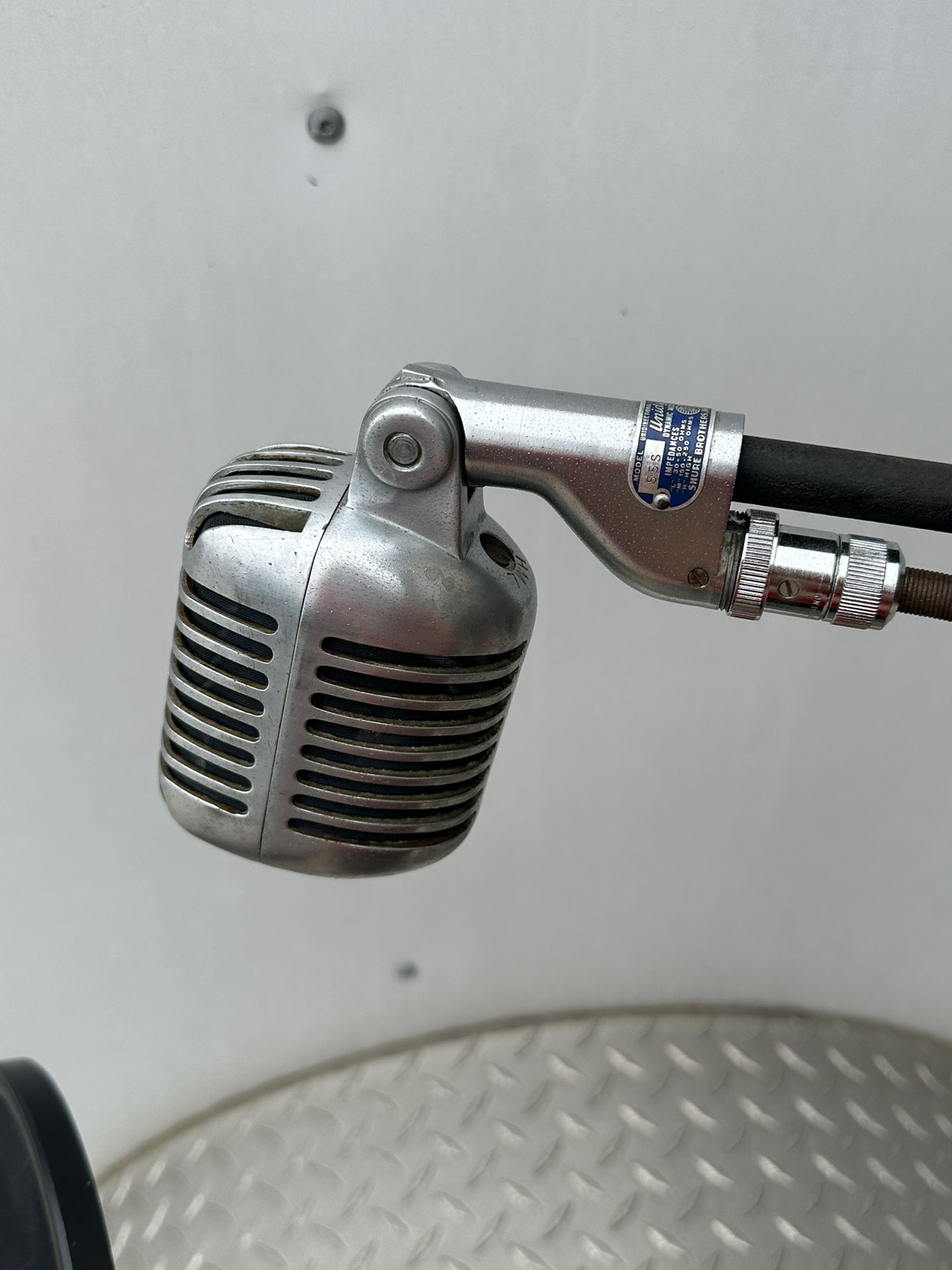 1950’s Shure Brothers Model 55S ‘Unidyne’ Dynamic Cardoid Microphone with Daxor floating fixture stand model MP 866A