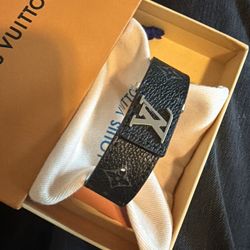 LV bracelet 