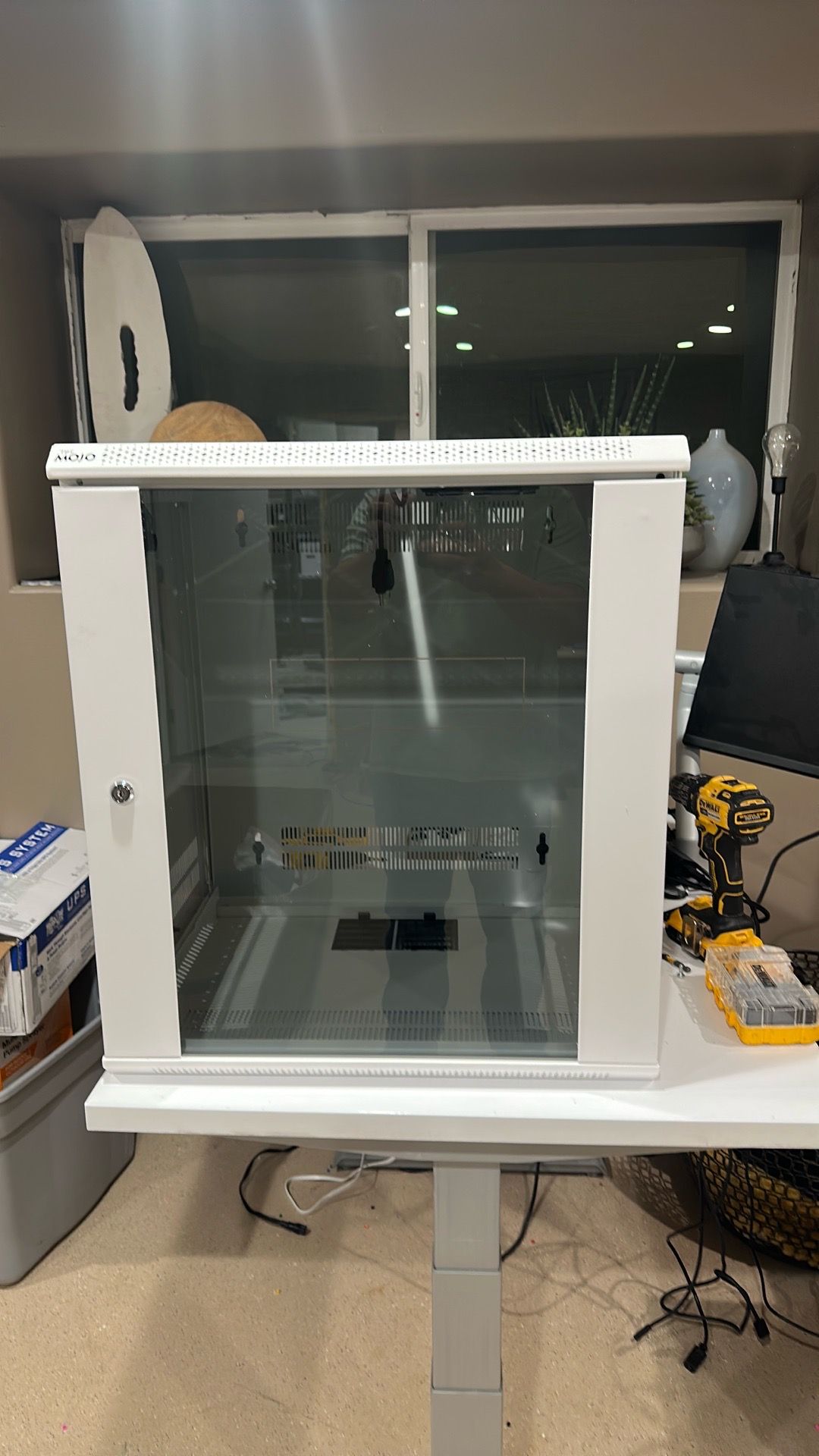 White 12U Data Rack - missing key and slightly damaged DIRT CHEAP