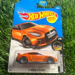 Orange Hot Wheels Nissan GT-R R35 1/10 scale diecast car #HotWheels #DiecastCars