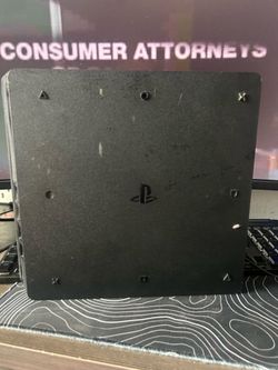 Regular 500 gb PS4 (probably still has accounts)