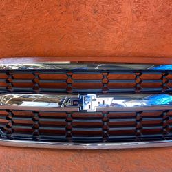 2016 2017 2018 CHEVY CHEVROLET SILVERADO 1500 FRONT GRILLE OEM (contact info removed)4