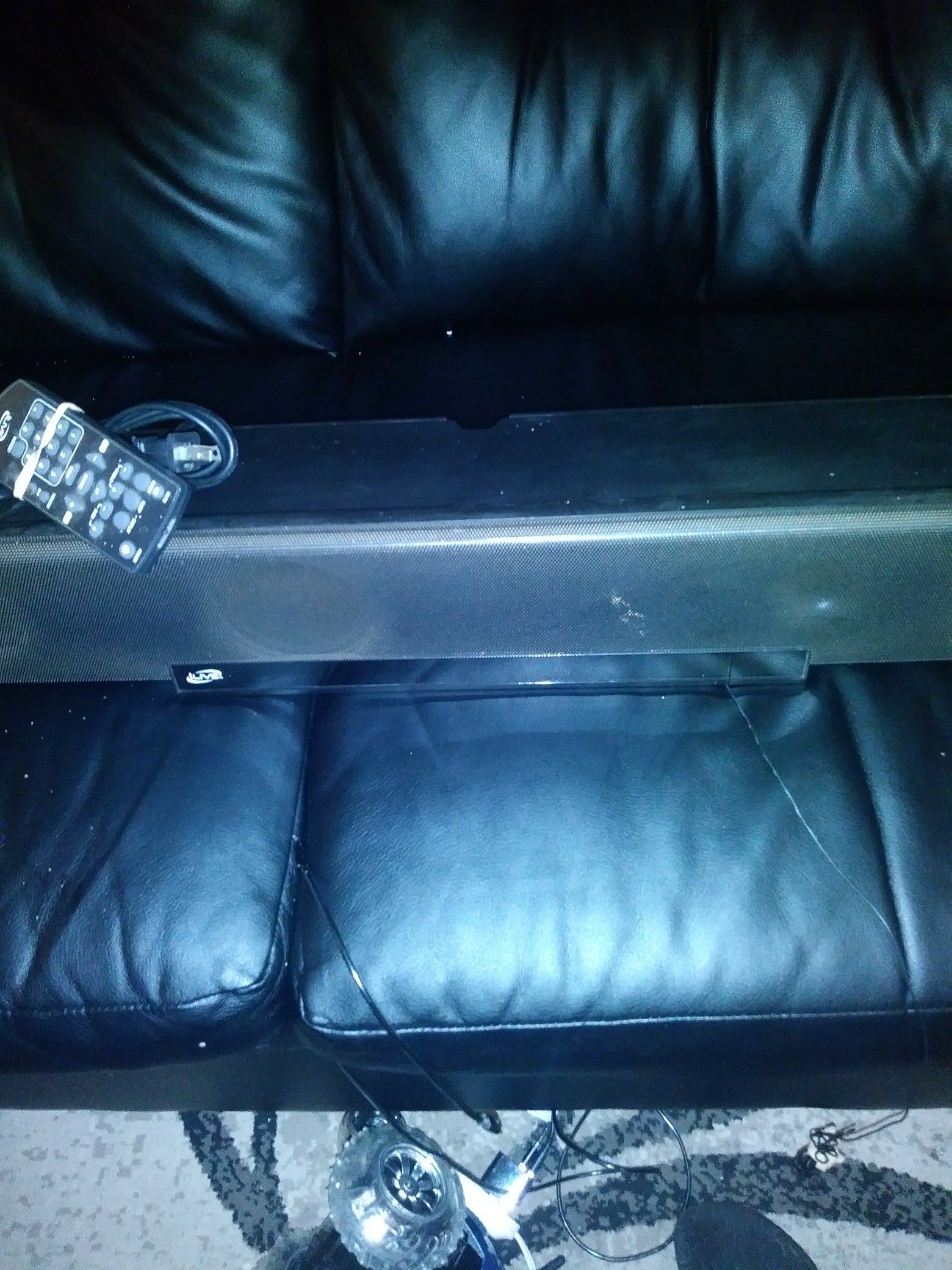 Sound bar with remote and AUX and radio outlet