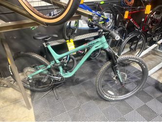 Fuji Auric 1.3 full suspension mountain Bike