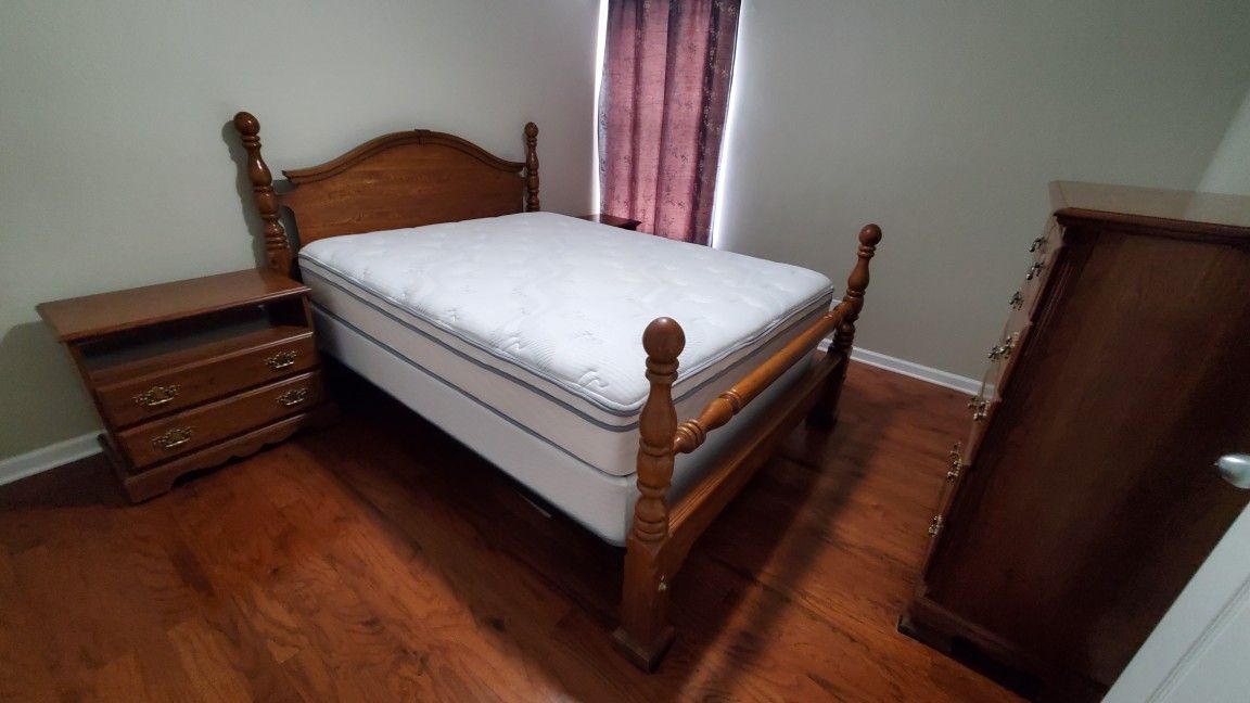 Solid Wood Bedroom Furniture Set Dresser Nightstand Queen Size