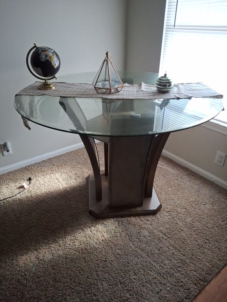 Round Table