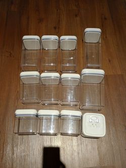12 Better Homes and Gardens Flip-Tite air-tight containers with lids, white