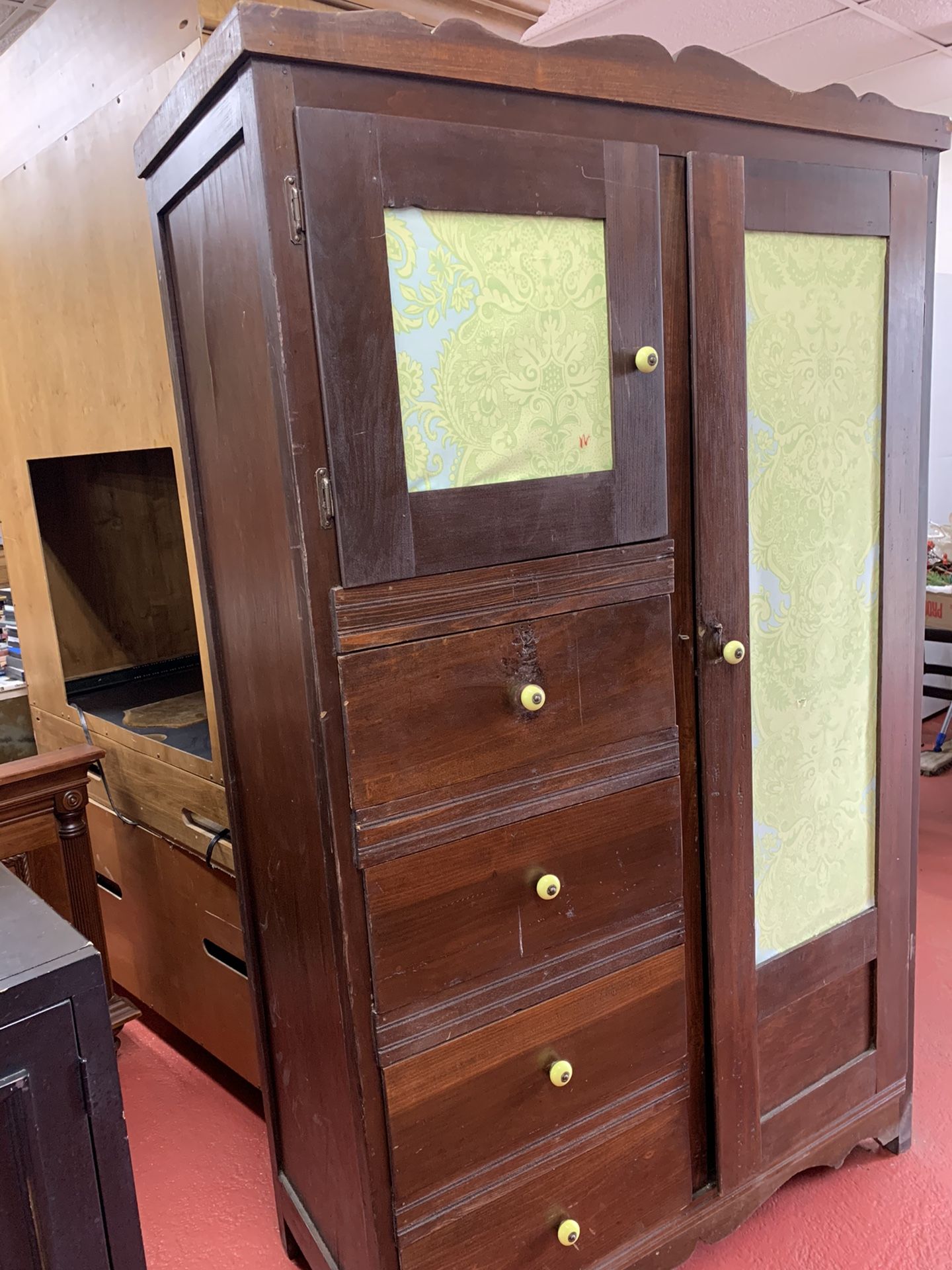 Wardrobe 