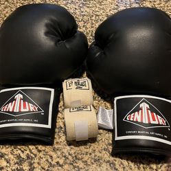 Century 14 OZ Boxing Gloves Black  + Everlasting Wraps