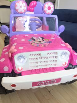 Minnie Mouse's Flower Power 4 x 4 Electric Ride on Car