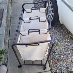 Metal rolling laundry basket sorter cart