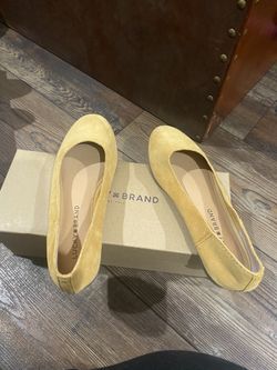 Lucky Brand Gold Shoes Size 5 1/2,brand New And Red Steve Madden Brand New Red Shoes