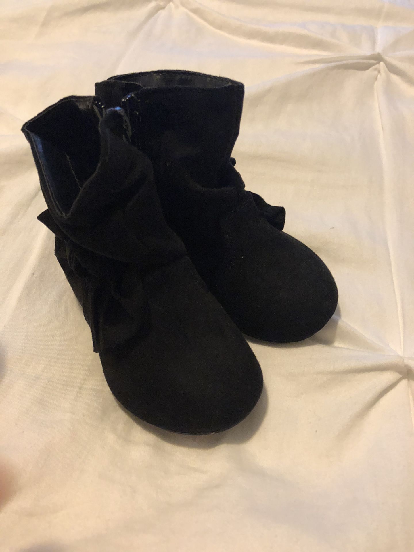 Toddler boots - size 4