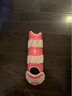 Bruce bolt leg guard
