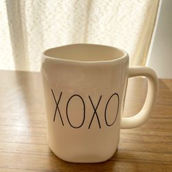 Rae Dunn XOXO Mug