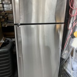 GE Top Freezer Refrigerator 17.5 Cubic Feet Stainless Steel  With Ice Maker