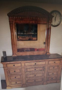 Dresser 3pcs Plus Mirror