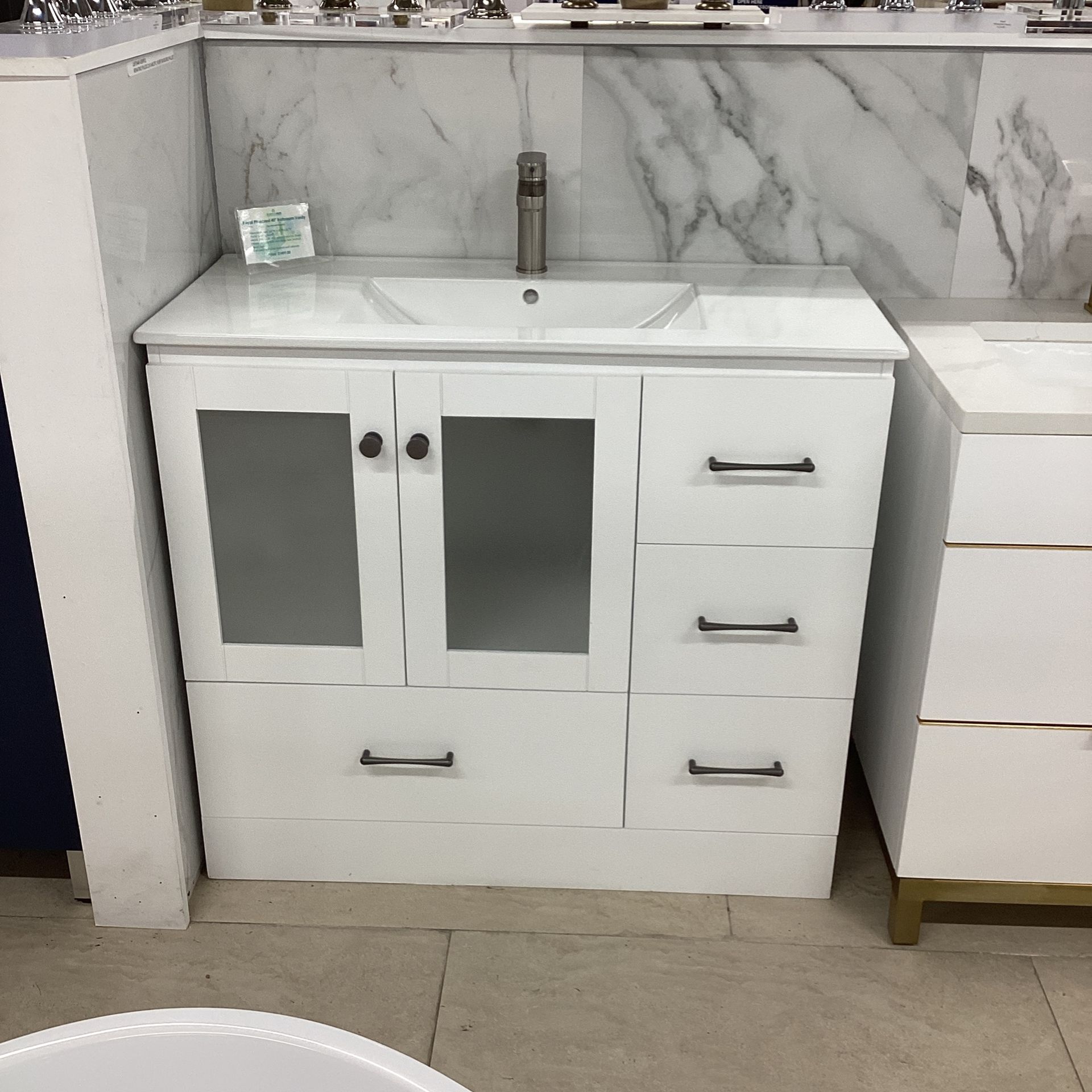 Royal Pinecrest 40” White Bathroom Vanity Solid Wood Cabinets/Soft Close Drawers And Cabinets