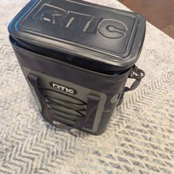 RTIC Backpack Cooler - Broken Zipper