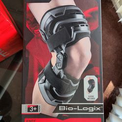 McDavid Bio-Logix Knee Brace (XLarge) Sleeve included / Rodillera