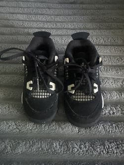 Jordan 4 Retro White Thunder Size 9c Toddler 