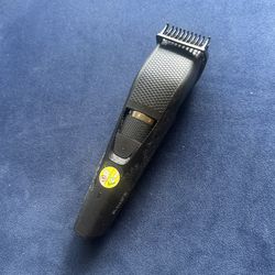 Philips Norelco BT3210/41 Beard and Stubble Trimmer - Black