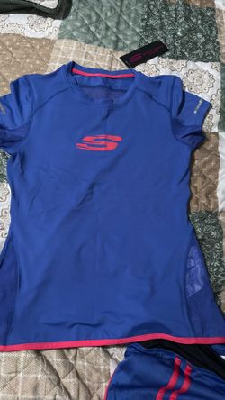 New Skechers sport short & tee set  $25