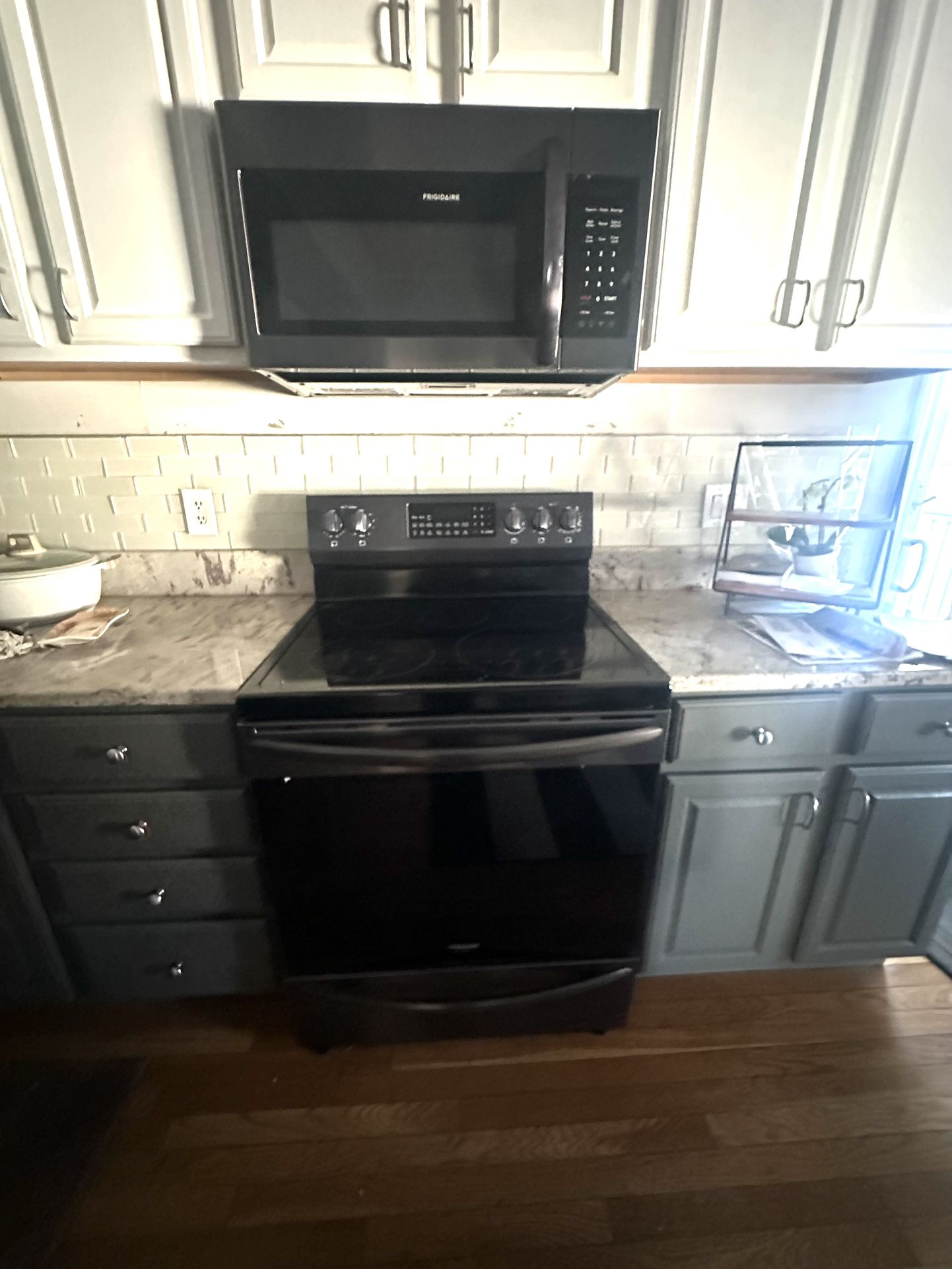 Range & Microwave Frigidaire