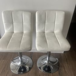 2 White Faux Leather Bar Chairs/Stools