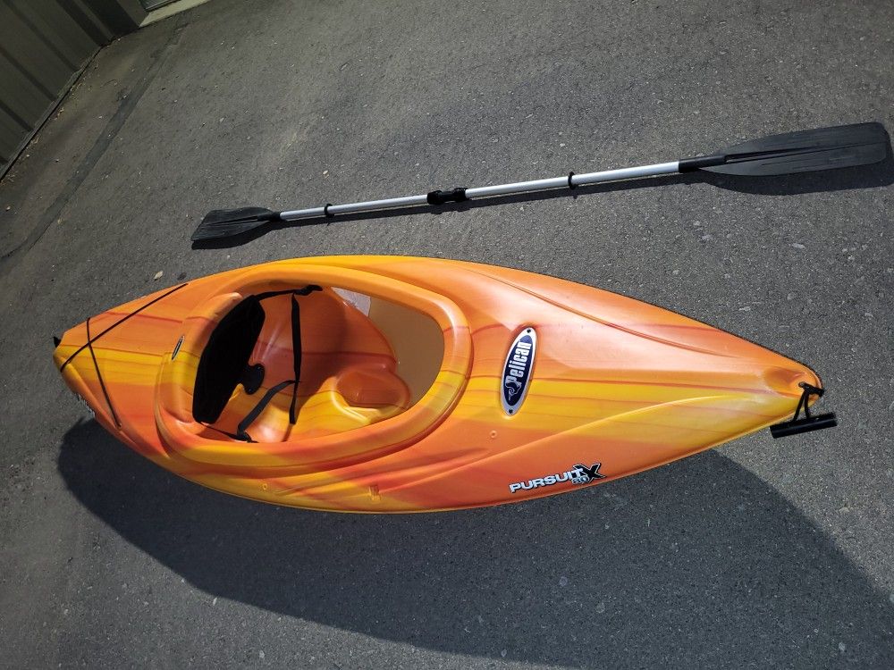 Pelican Kayak With Paddle And Inflatable Load Carrier Included