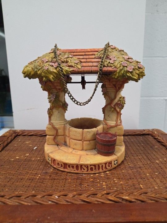 Disney Snow White “I’m Wishing” Hanging Wishing Well Bird Feeder (Disney Store)