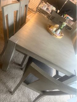 FOR SALE: Dining Table Set (Seats 6)