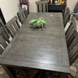 8 Person Dining Table And Wine Rack