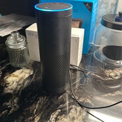 Amazon Echo Alexa Personal Assistant Digital Audio Streamer Black.
