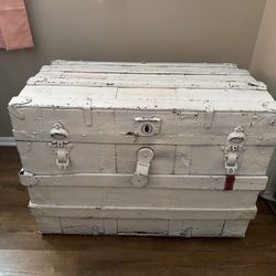 Vintage White Shabby Chic Trunk