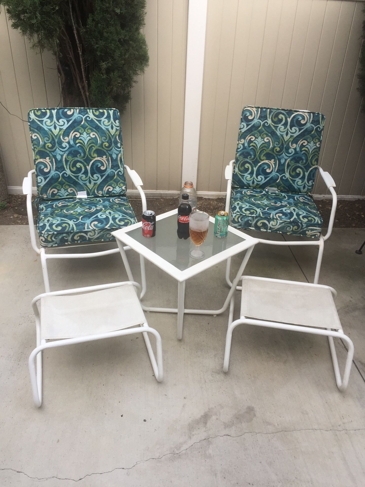 Outdoor Patio Set With Table