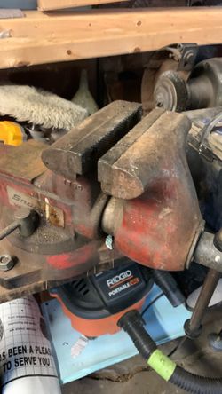 $75 heavy duty snap on vise