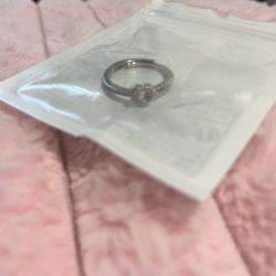 Brand new adjustable fashion ring 