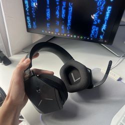 Alienware Wireless Gaming Headphones 