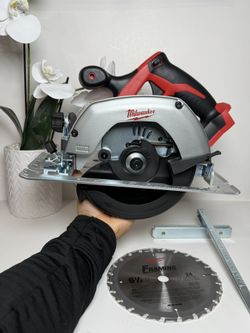 Milwaukee Circular Saw 6 1/2 M18