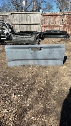 2022-25 Nissan Frontier Premium Tailgate