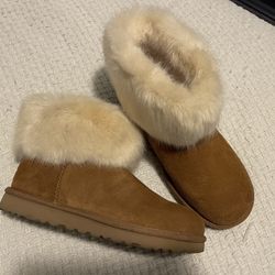 Ugg Mini blakely Boots 