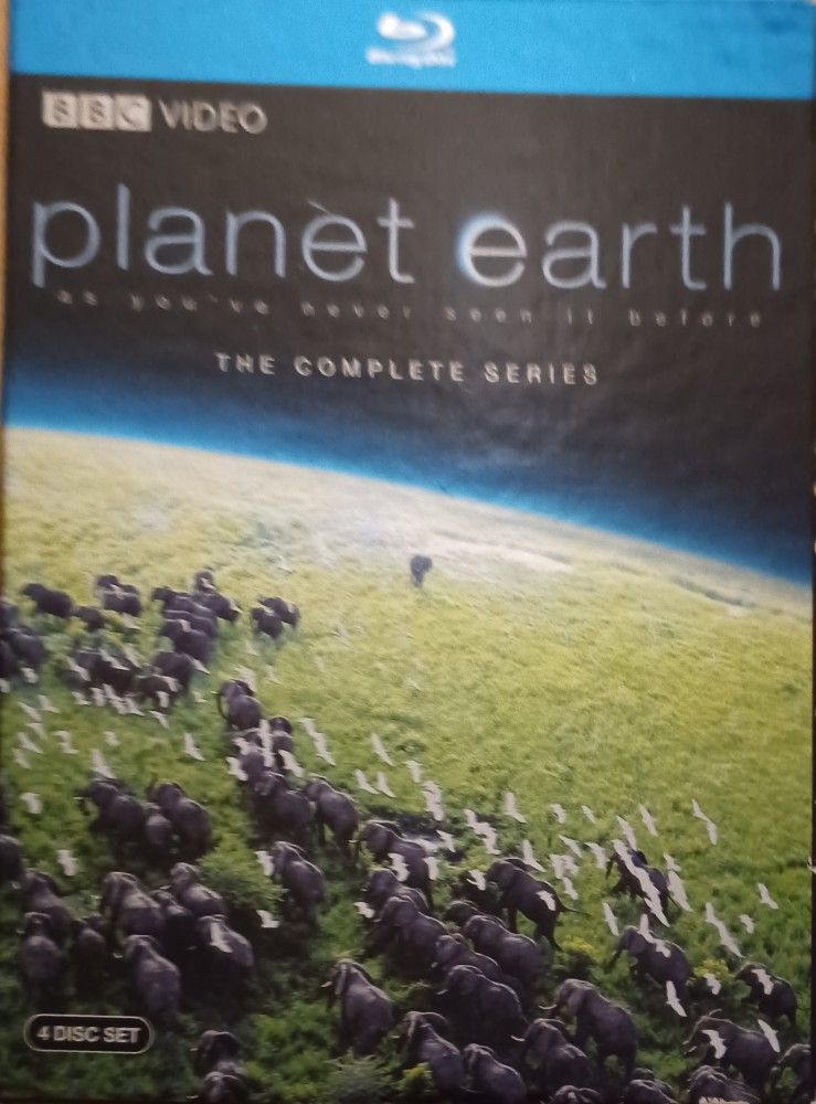 Blu-ray Disc. Planet Earth. As You Never Seen It Before. 4 Disc Set  The Complete Series