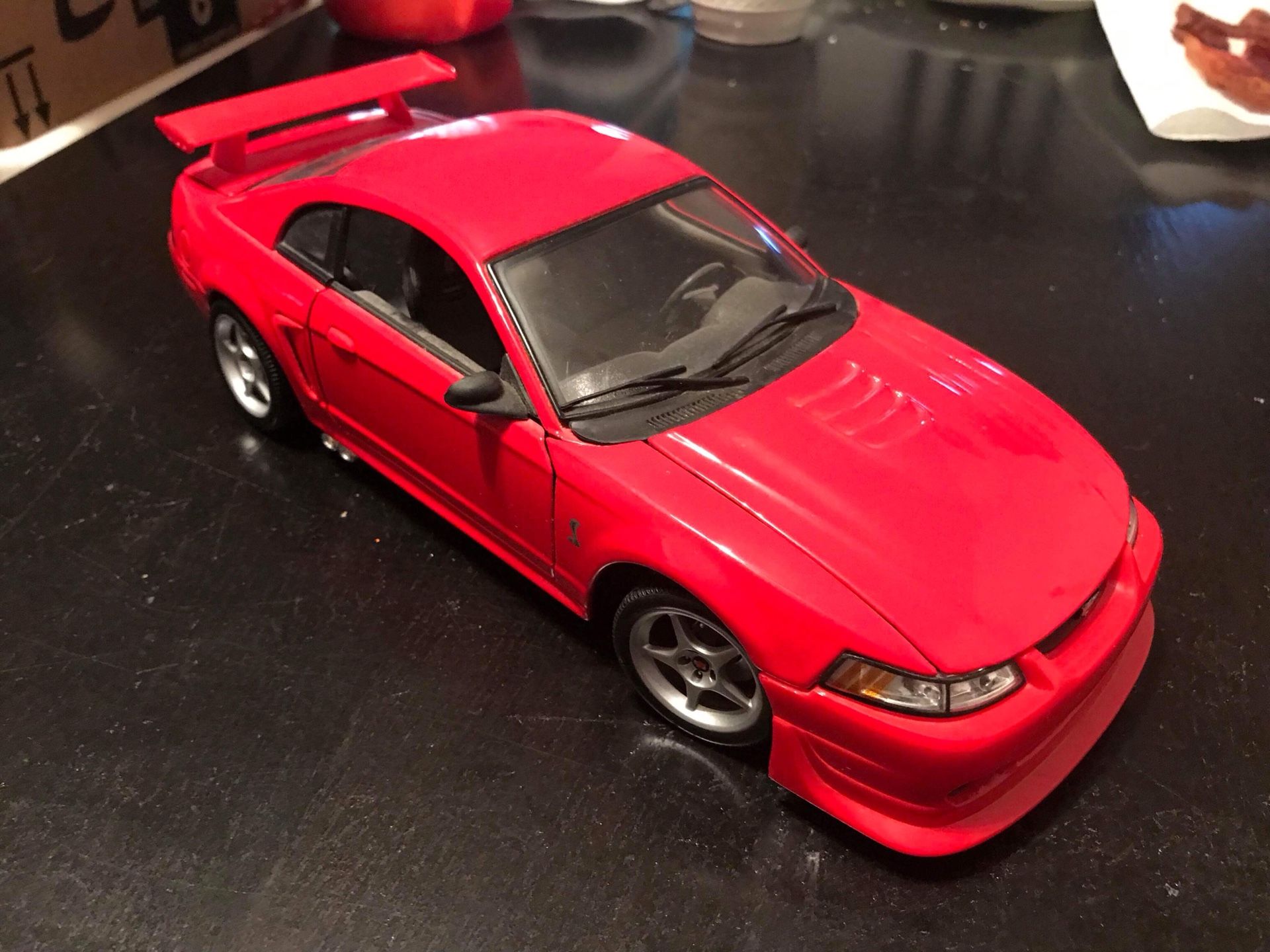 1:18 scale 2000 Ford Mustang SVT Cobra R Maisto red