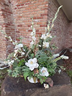 Beautiful Silk Flower Bouquet Arrangement - Center Piece