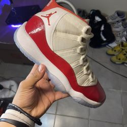 Jordan 11 Cherry Size 6y