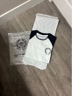 Chrome heart long sleeve size m if want delivered a extra 10 if you’re far close 5