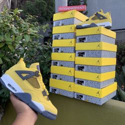 Jordan 4 Lightning Size. 7y 9 13